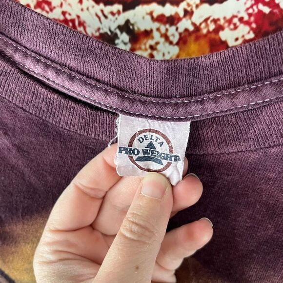 Delta Pro Weight Wolf Graphic Unisex T-Shirt Tee Size 2XL Purple Tie Dye - Picture 4 of 5